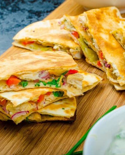 Copycat Applebee's Chicken Quesadilla Grande