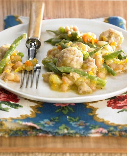 Bean stew with meatballs