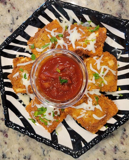 Missouri "Style" Toasted Ravioli with Chef's Homemade Sauce