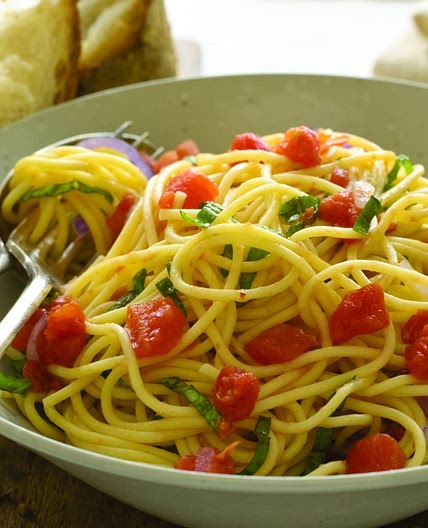 Spaghetti with Tomato and Basil