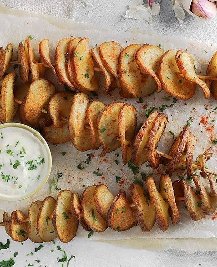SPIRALES DE POMMES DE TERRE À L'AIL ET AU PAPRIKA