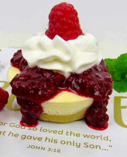 Mini Keto Cheesecakes with Raspberry Sauce