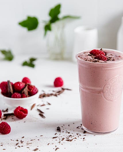 High-protein chocolate raspberry cheesecake smoothie