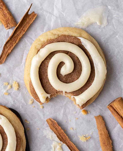 Crumbl 🙀 Cinnamon Swirl Cookies