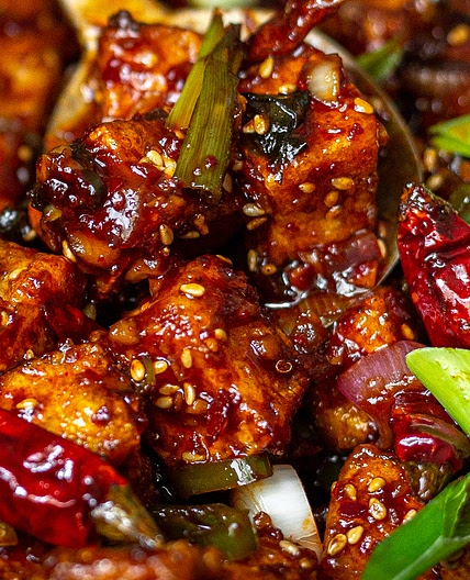 Spicy & Crunchy Garlic Tofu (Kkanpoong Tofu)