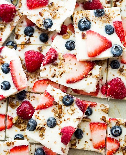 Frozen Yogurt Bark with Berries