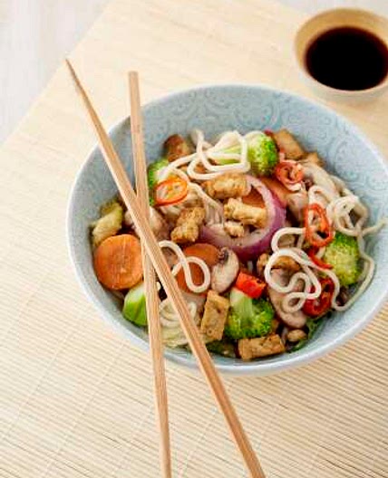 Wok aux lanières de tofu aux légumes à l’orientale