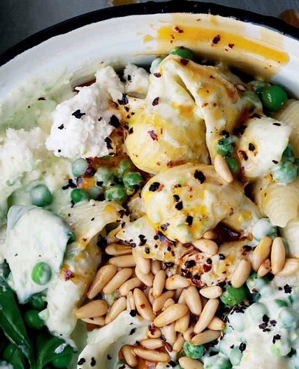 Pasta with Yogurt, Peas & Chile