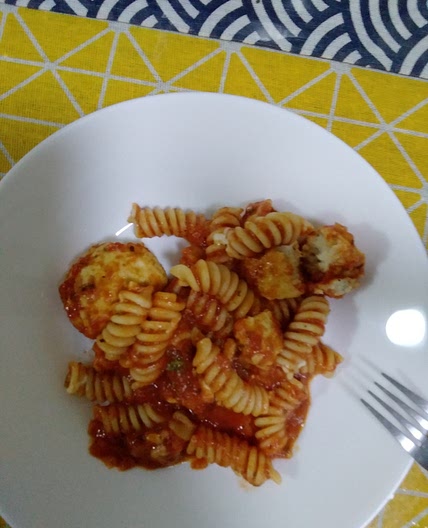 Chicken meatballs and pasta