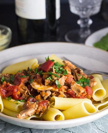 Low FODMAP Braised Chicken & Mushroom Ragu