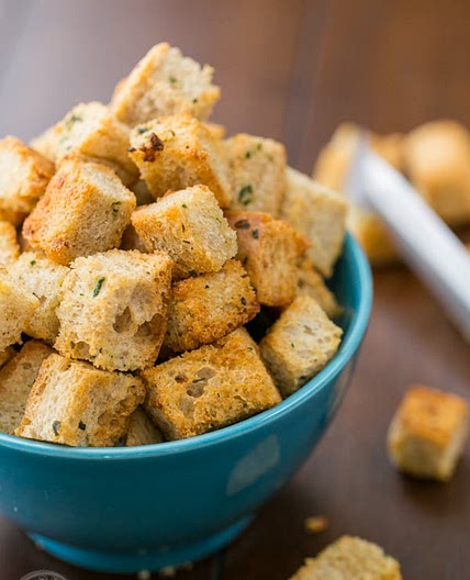 Easy Crunchy Garlic Croutons Recipe