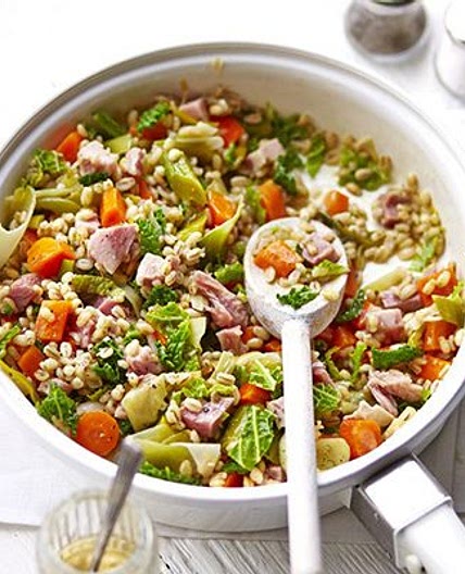 Pearl barley, bacon & leek casserole