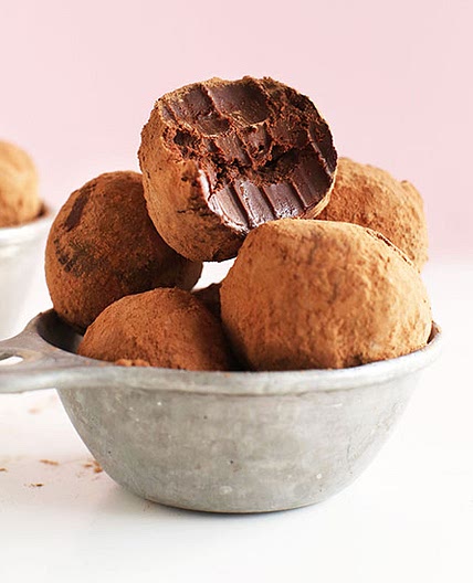 2-Ingredient Dark Chocolate Truffles