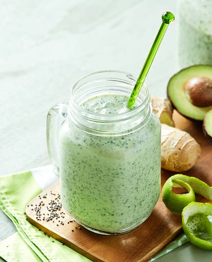 Spinach and avocado smoothie