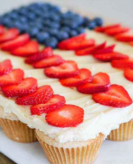 Pull-Apart Strawberry Cupcakes with Cream Cheese Frosting