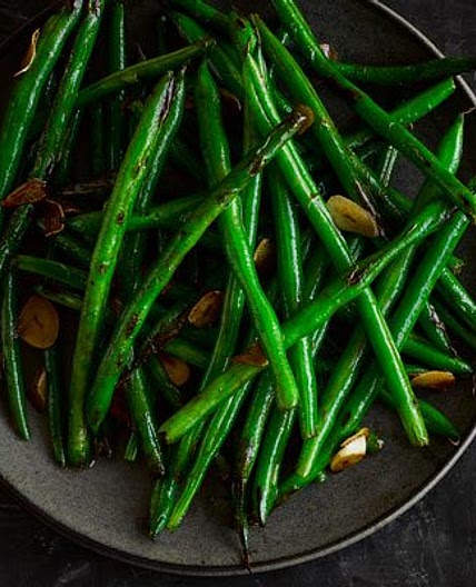 Stir-fried garlic green beans