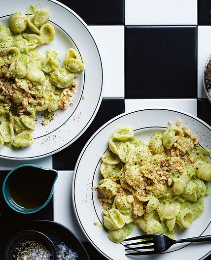 Orecchiette with walnut and pea pesto recipe