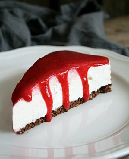 Vegan Cream Cheese Cake with Crispy Base and Fruit Sauce