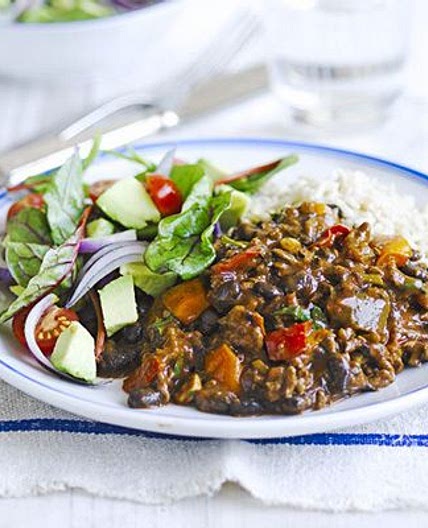Chilli beef with black beans and avocado salad