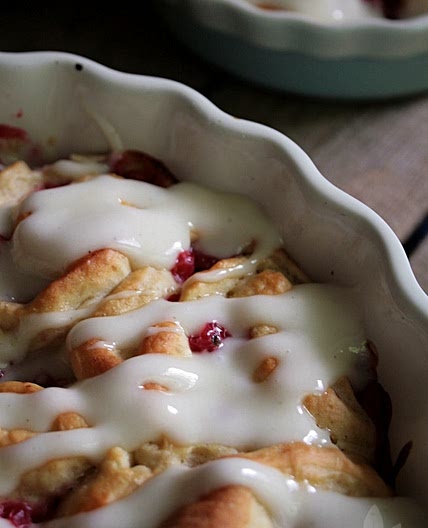 Red Currant Yoghurt Rolls with Glaze
