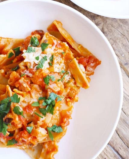 one-pot cauliflower bolognese lasagna