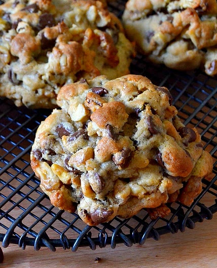 Levain Bakery Inspired Chocolate Chip Cookies-10 ingredients!