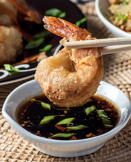 Low Carb Tempura Shrimp with Dipping Sauce