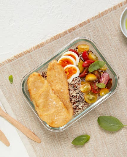 Filetes de merluza con ensalada de quinoa