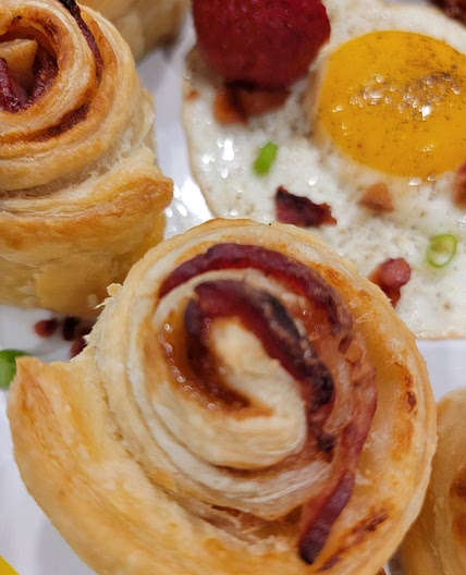 Air Fryer Bacon Puff Pastry Pinwheels