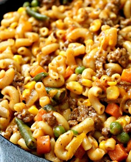 Skillet Cheesy Beef and Veggie Macaroni