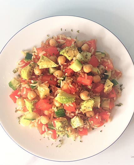 Salade de riz aux pois chiches et à l'avocat