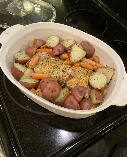 Pork roast with tomatoes and carrots
