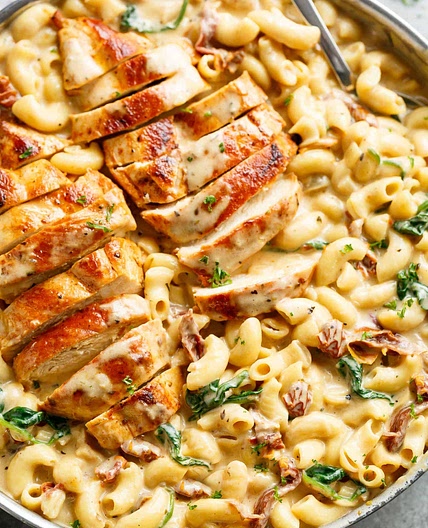 Mac n Cheese with chicken and rocket 