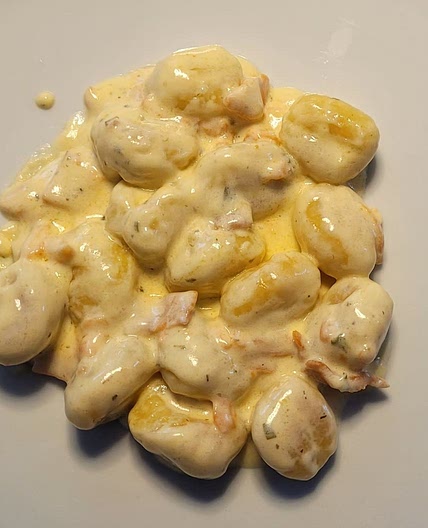 Gnocci in Sahnelachssauce