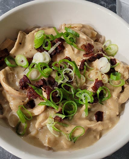 Chicken Alfredo With Caramelized Onions and Bacon