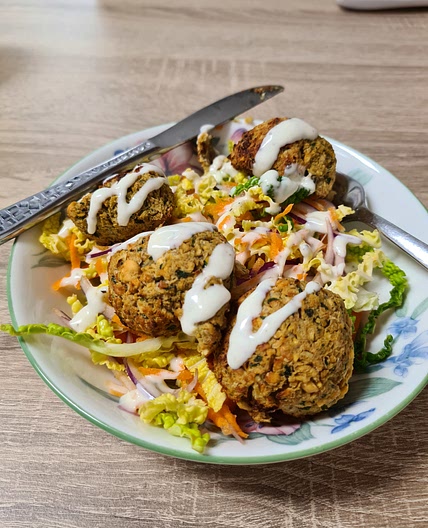 Falafel with tzatziki dressing