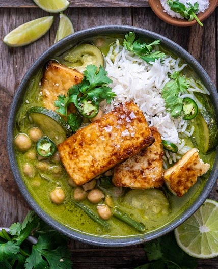 Spicy Coconut Lime Curry with Crispy Marinated Tofu