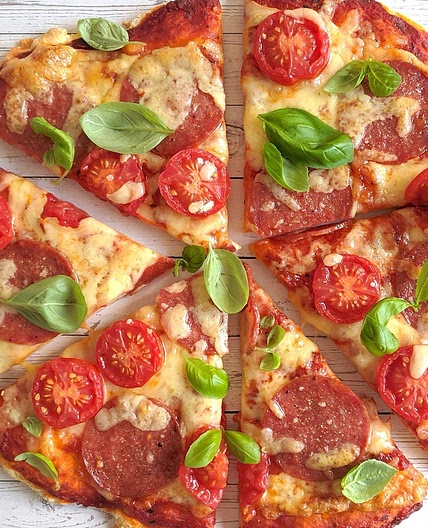 Pepperoni pizza without yeast