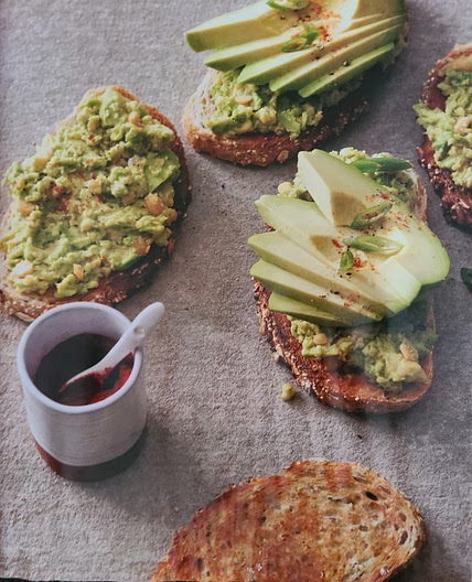 Tartine avocats et pois chiches