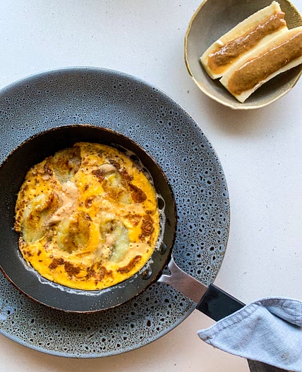 Banana egg yolk omelette — Boob to Food