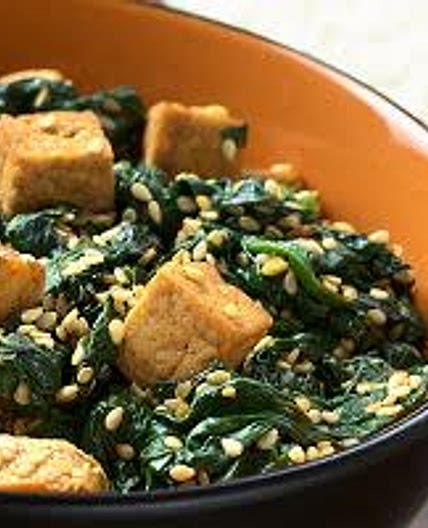 Ziemniaki w sosie szpinakowym z tofu