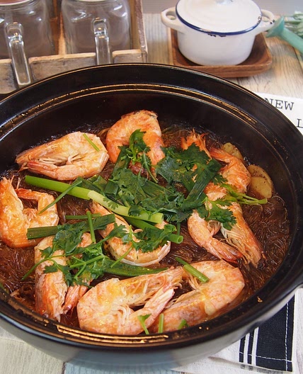 Thai Style Claypot Glass Noodles w/ Prawns 泰式冬粉虾