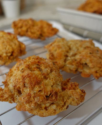 Red Lobster Cheddar Bay Crab Cakes