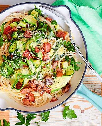 Locker-leichte Zucchini-Carbonara