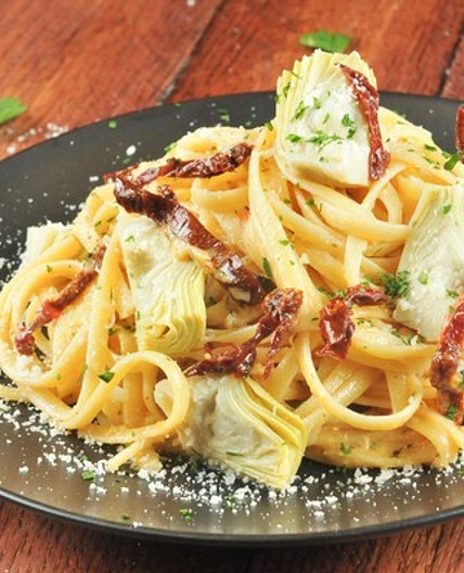 Linguine Carciofi with artichokes, pecorino cheese, and sun-dried tomatoes