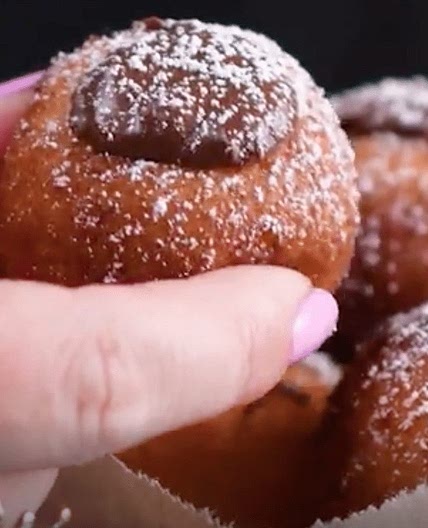 Zeppole (Italian Fried Dough)