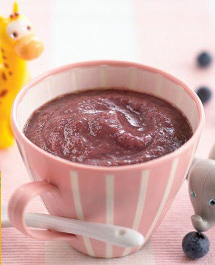 Annabel Karmel's blueberry, pear and banana puree