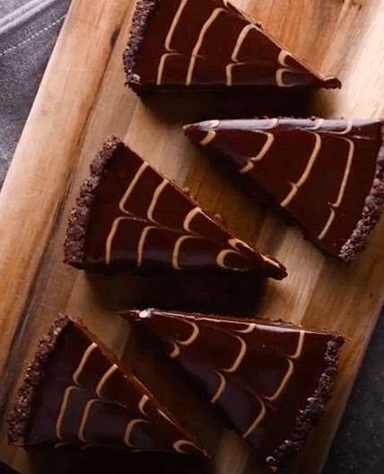Chocolate, Peanut Butter and Banana Tart with Oat Crust