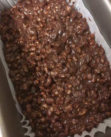 Peanut and chocolate crispie cake