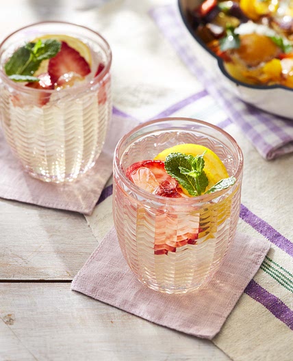 Fresh Mint and Lemon Iced Tea